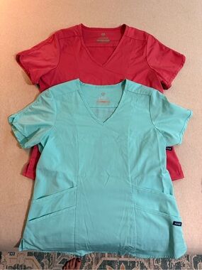 Ada Women's Short Sleeve V-Neck Scrub Tops in Mint and Red